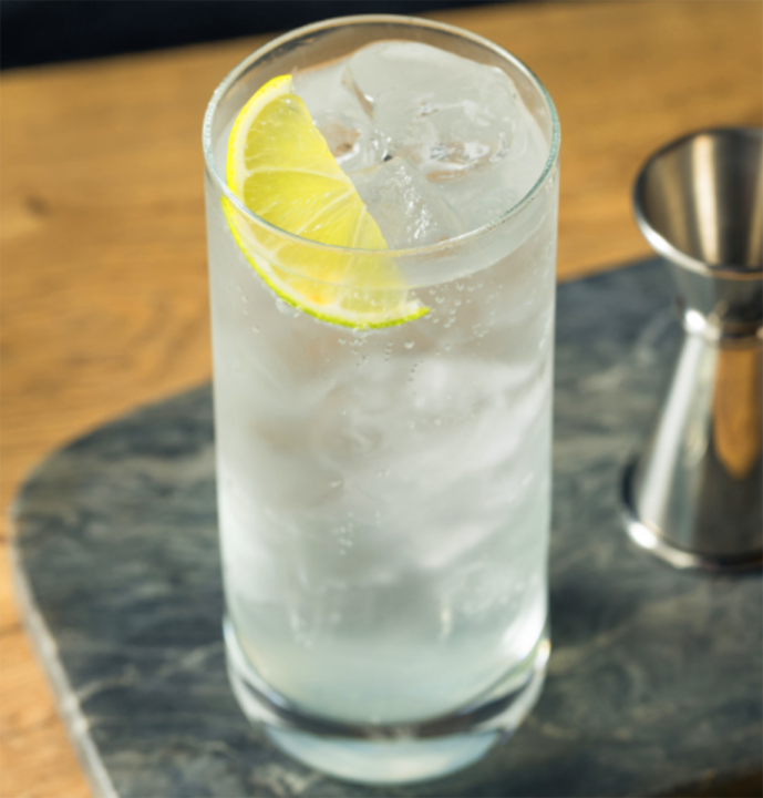 Mezcal- und Tequila-Cocktail “Tequila und Tonic”